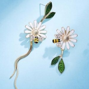 Betsey Johnson asymmetrical Daisy with Bee Earrings